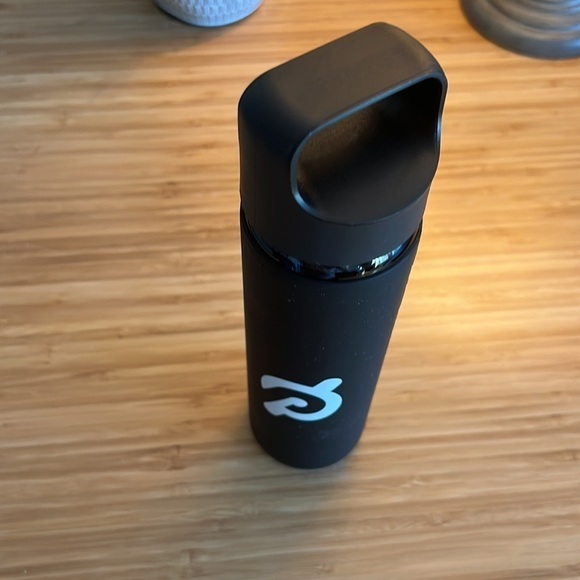 Peloton Glass Water Bottle With Rubber Sleeve - 20 oz - Picture 4 of 5